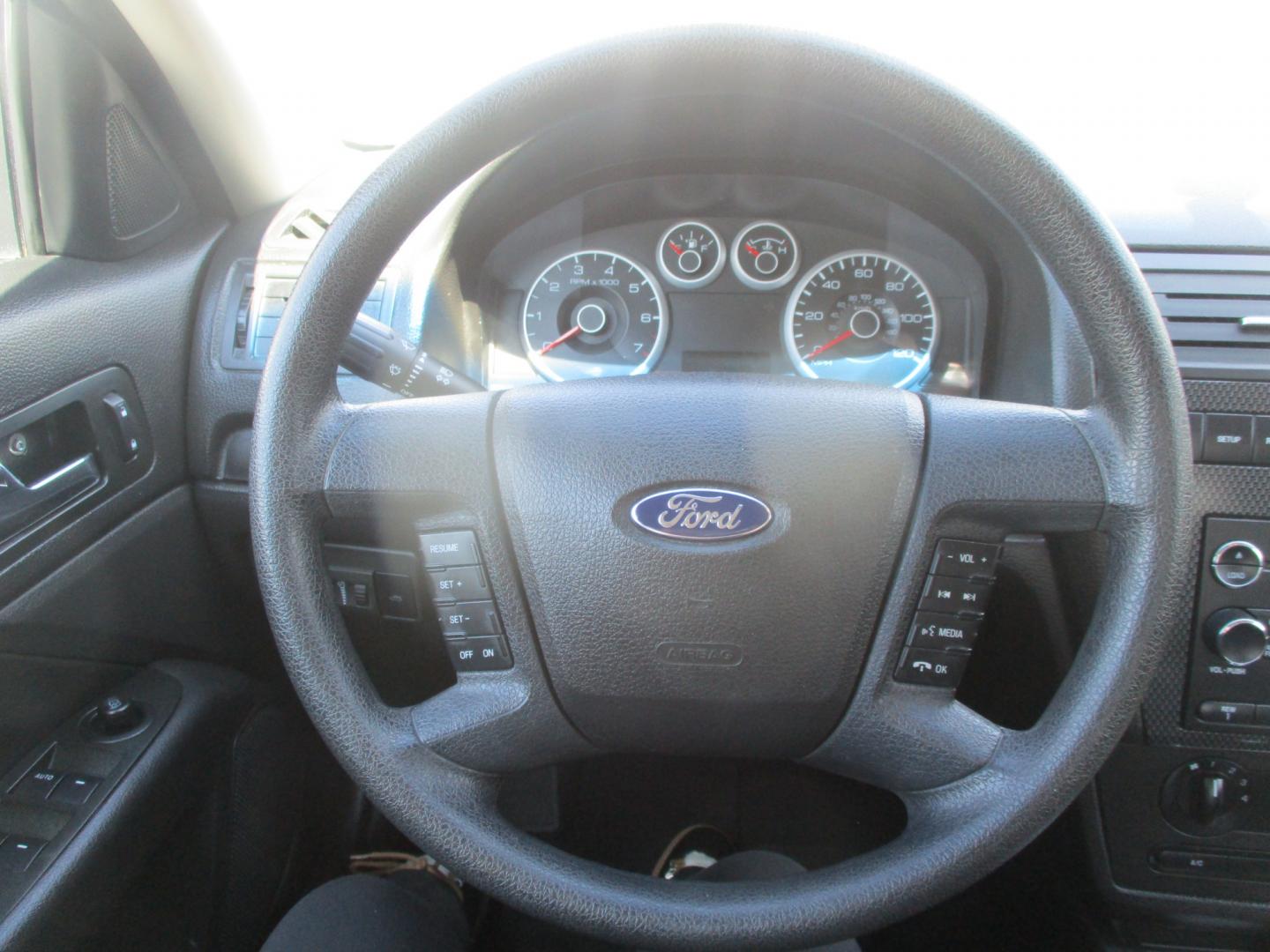 2009 SILVER Ford Fusion I4 SE (3FAHP07Z19R) with an 2.3L L4 DOHC 16V engine, AUTOMATIC transmission, located at 540a Delsea Drive, Sewell, NJ, 08080, (856) 589-6888, 39.752560, -75.111206 - Photo#13